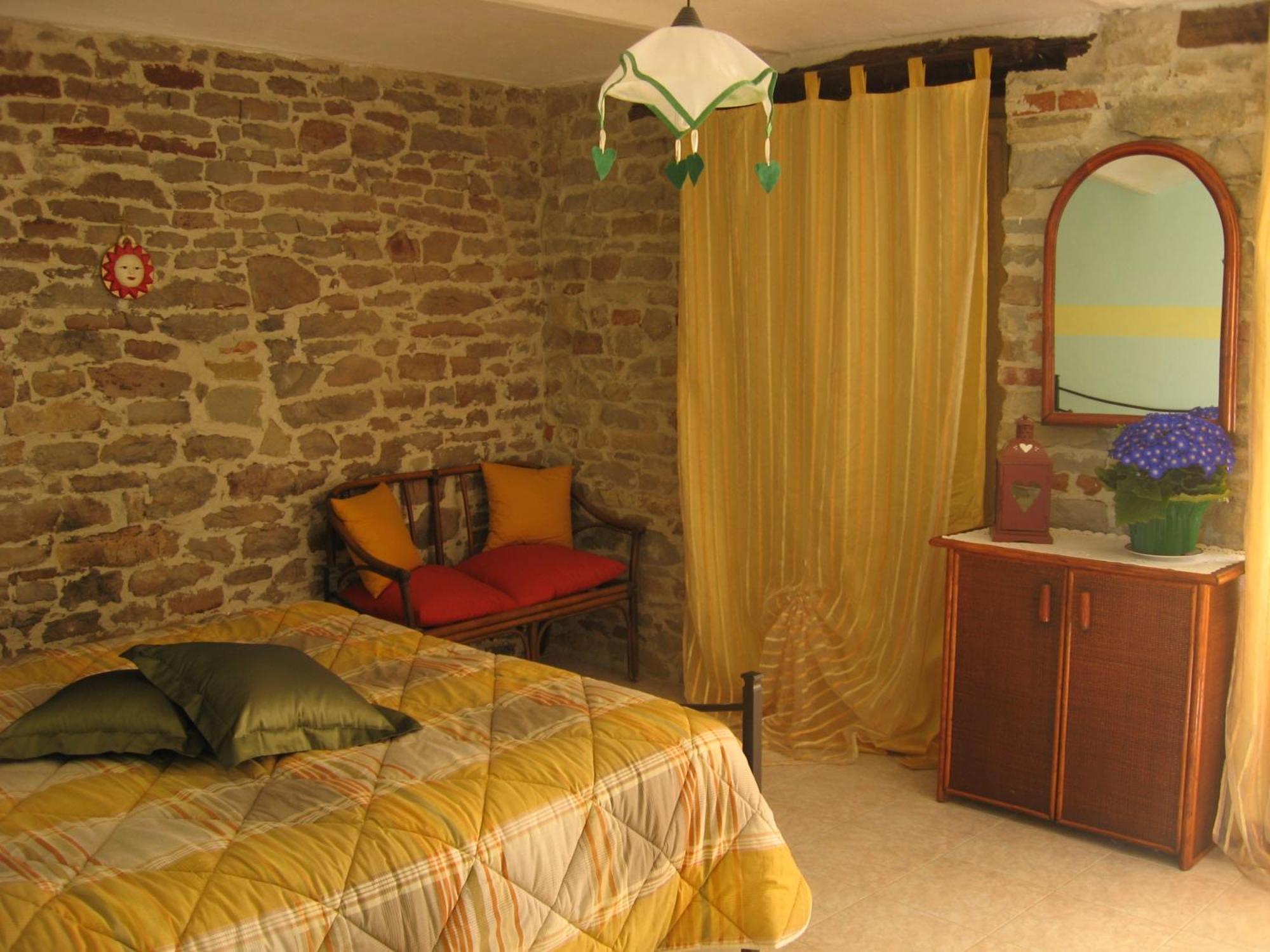 Agriturismo Cascina Serra Коссано-Бельбо Номер фото