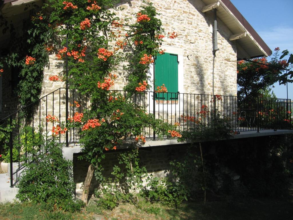 Agriturismo Cascina Serra Коссано-Бельбо Номер фото