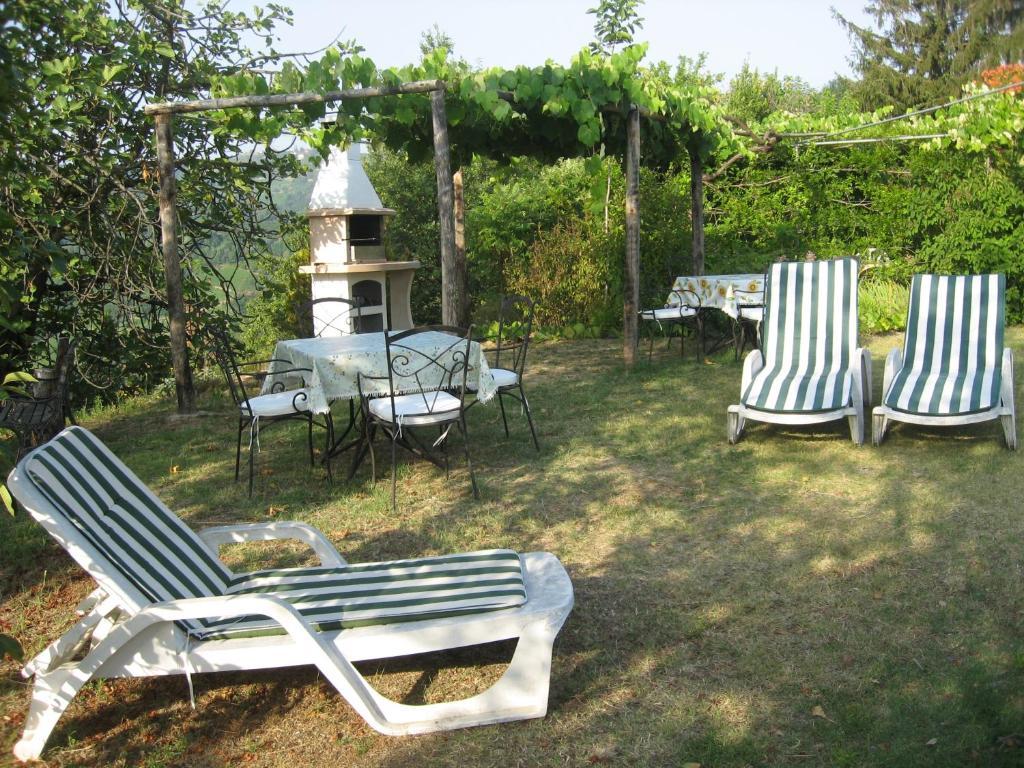 Agriturismo Cascina Serra Коссано-Бельбо Экстерьер фото