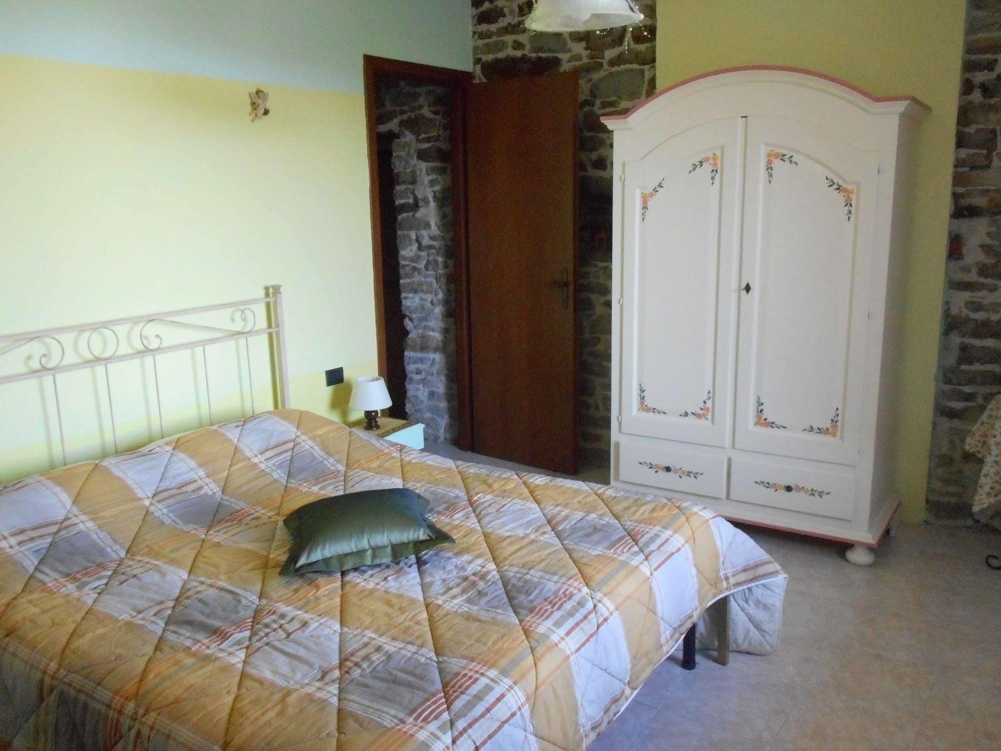 Agriturismo Cascina Serra Коссано-Бельбо Экстерьер фото
