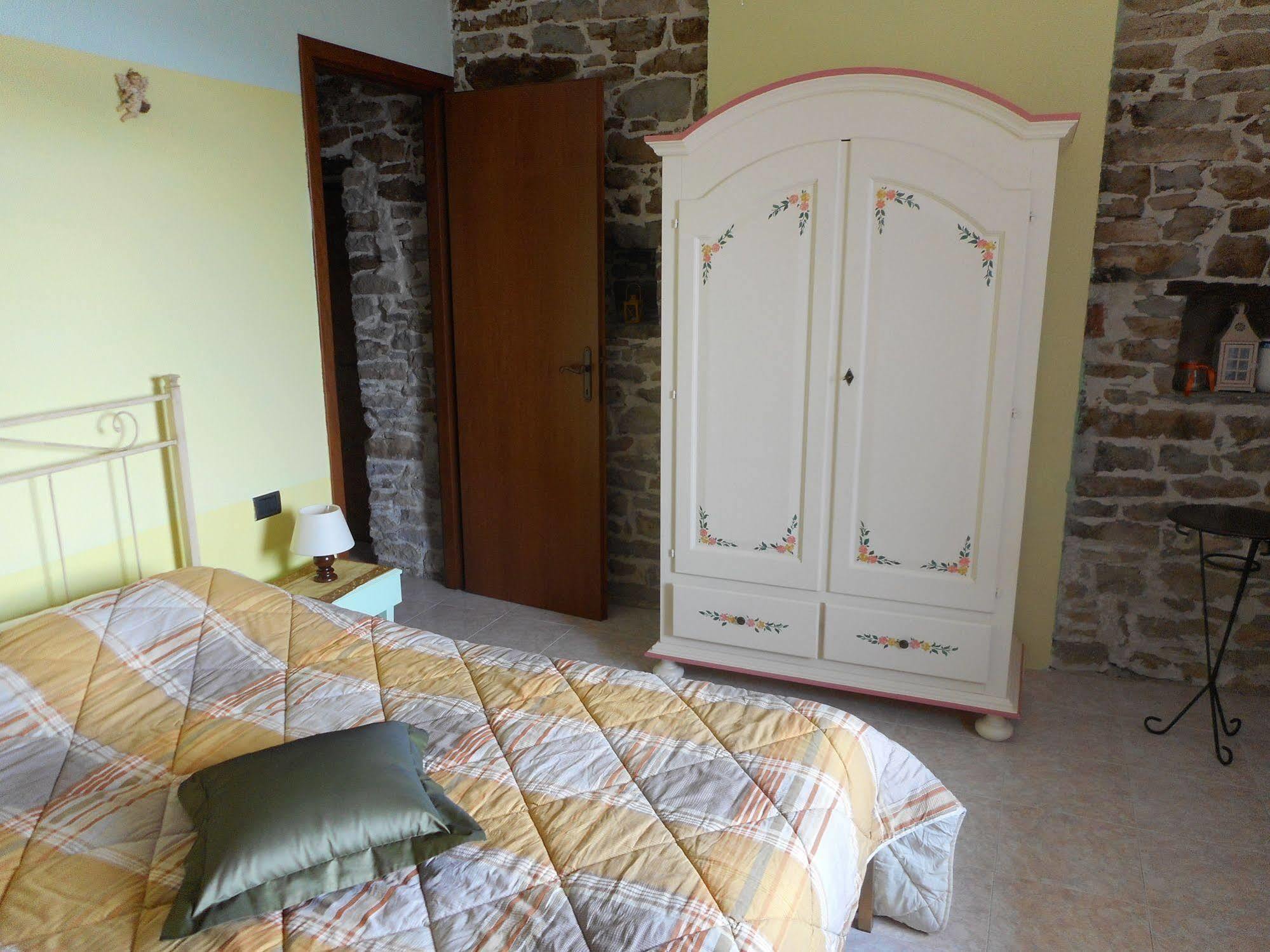 Agriturismo Cascina Serra Коссано-Бельбо Экстерьер фото