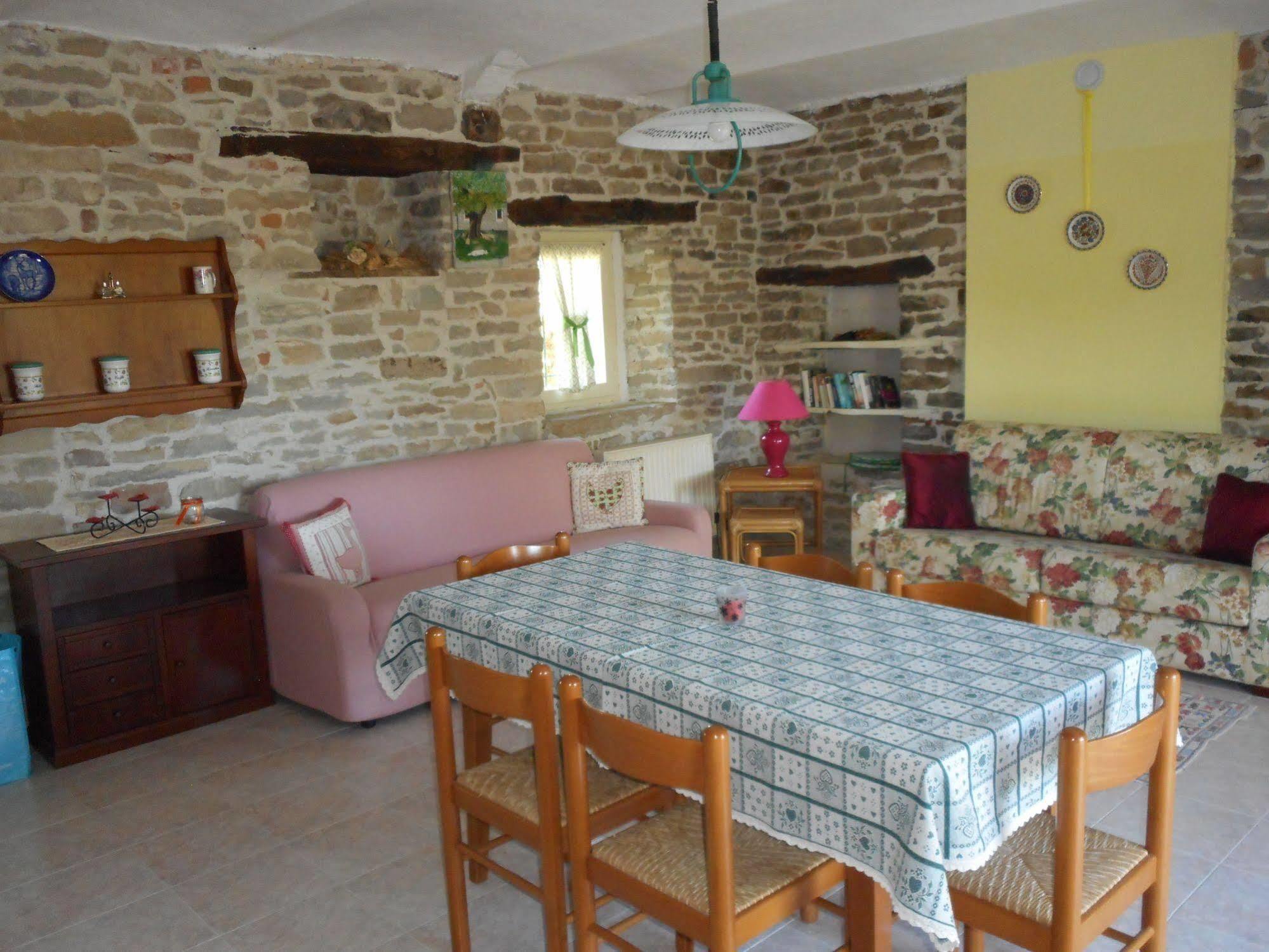 Agriturismo Cascina Serra Коссано-Бельбо Экстерьер фото