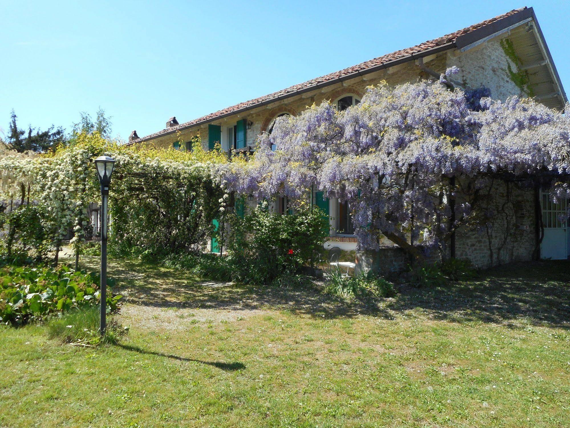 Agriturismo Cascina Serra Коссано-Бельбо Экстерьер фото
