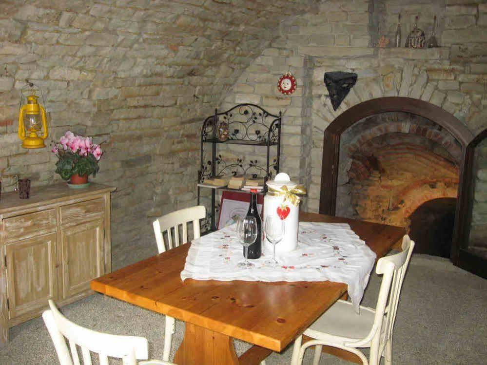 Agriturismo Cascina Serra Коссано-Бельбо Экстерьер фото